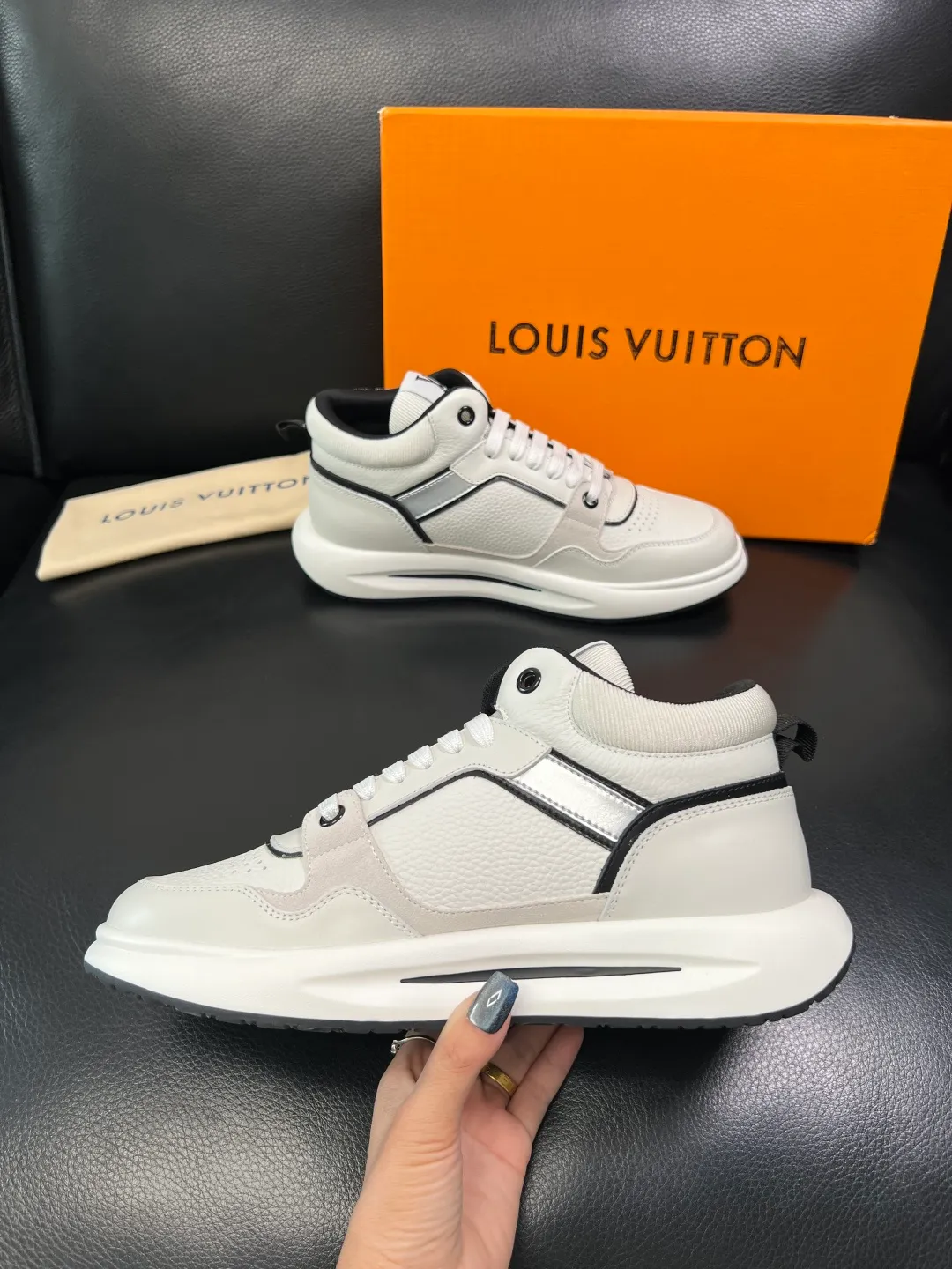 Men's shoes 💰820 Lv high quality top crafts Louis Vuitton, sports sneakers counter synchronization, uppers imported from Italy, high quality splicing colorful complex crafts, imported mesh pads soft and comfortable, soles: original soles specially provided by the original factory, T men's shoes 💰U exclusive movable molded soles super comfortable, original factory single goods, code number 39-44 (customized 38 45)
